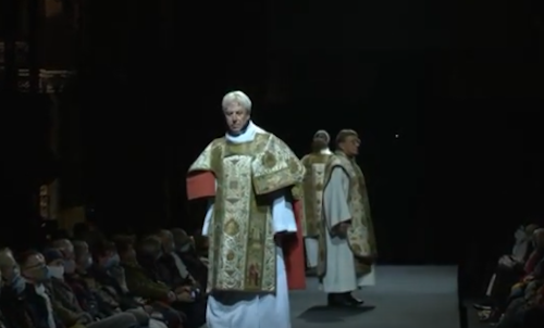 Il était une foi : « défilé haute couture » pour le culte à la cathédrale de Tournai en Belgique