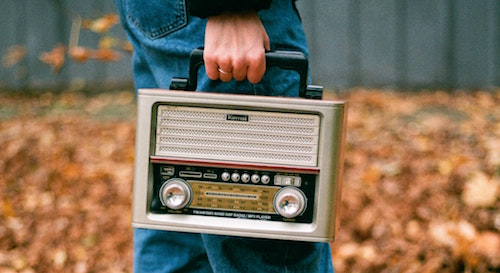 Radio_Olena-Sergienko_Unsplash.jpg