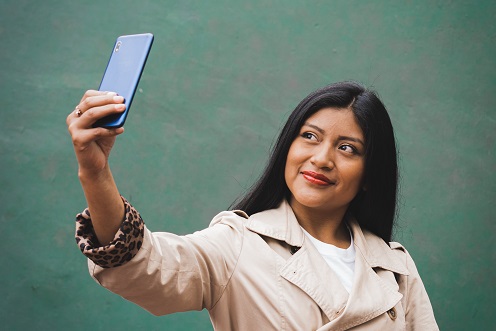 Comment rejoindre les jeunes aujourd'hui?  Soeur Selfie a plus de 95 000 abonnés